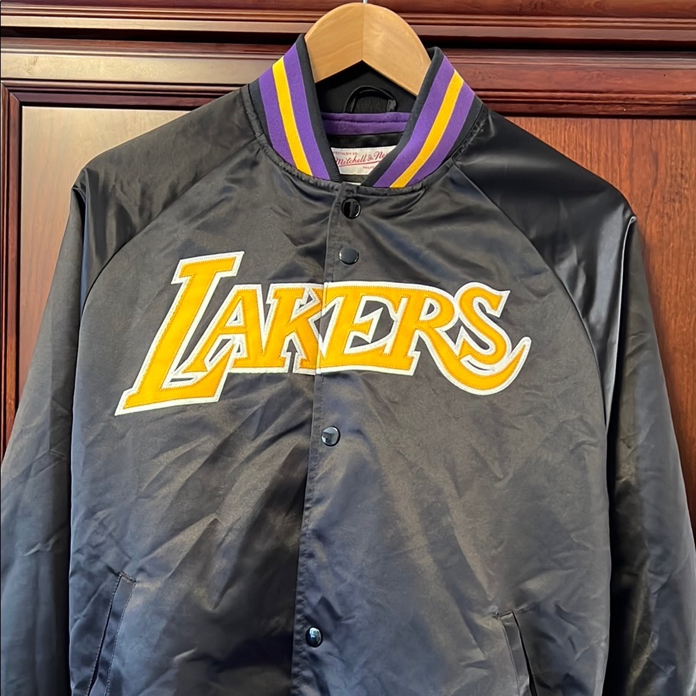 Like New Mitchell & Ness NBA LA Lakers Black, Gold & Purple Gold Bomber Jacket!